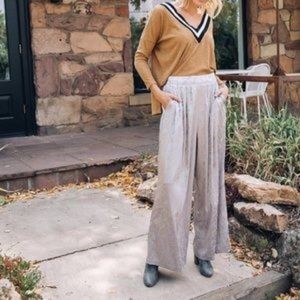 Gimmicks by BKE Silver Satin Pants Sz S NWT